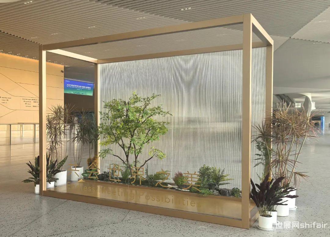 202506 题目：共会世界之美 姓名：曹鑫 拍摄地点：国家会议中心二期二层公共区域.jpg